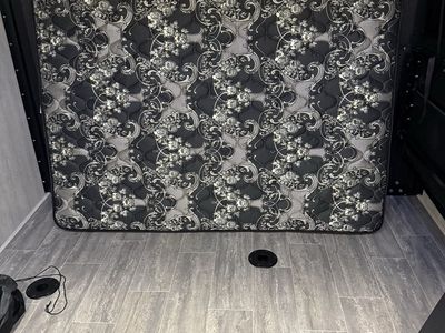 Full queen matress