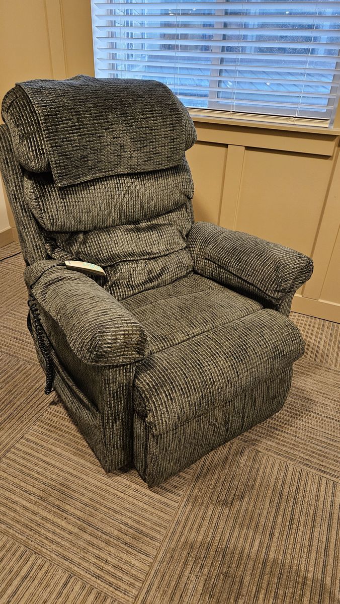 Power Lift Recliner Chair (Forest Green)