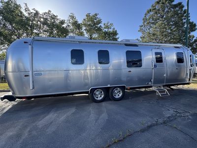 2026 Airstream Classic Luxury RV