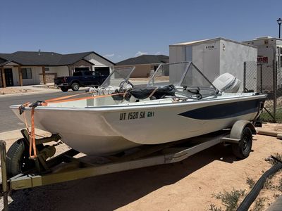 Glaspar 16’ trihull boat