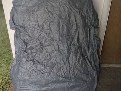 Backpack rain cover 80L - never used.