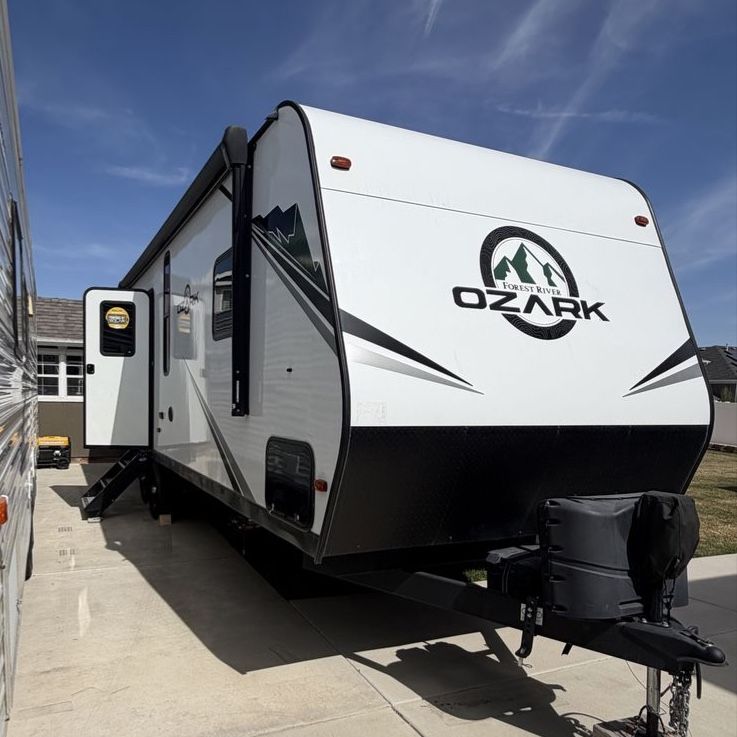 2023 Forest River Ozark 2670RKX – Like New, Rear Kitchen Layout