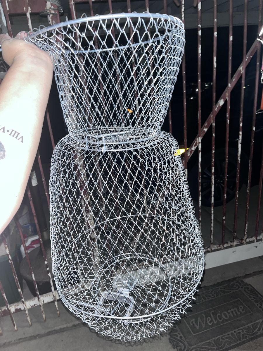 Collapsible Wire Fish Basket Floating Metal Live Bait Basket