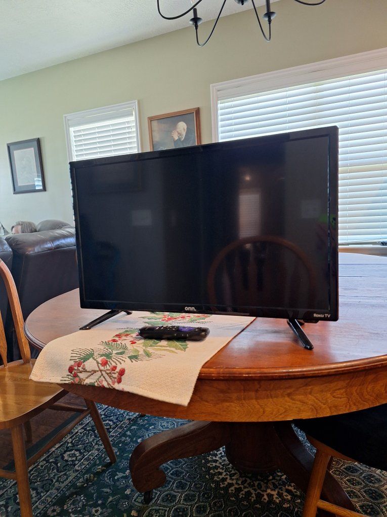 24" Roku TV