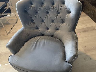 Tufted Gray Accent Chair