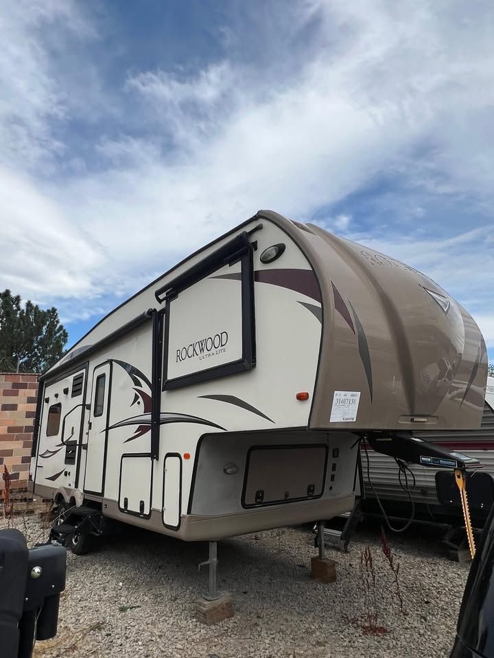 2017 ROCKWOOD 29ft