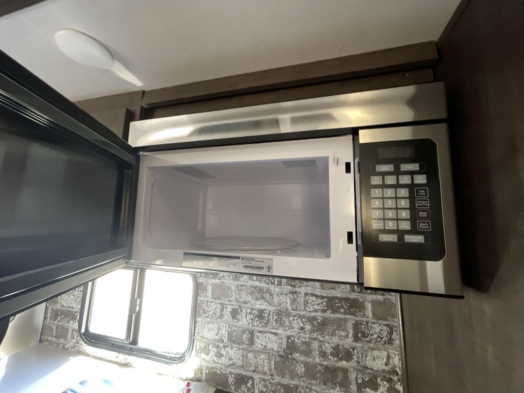 Main image 32