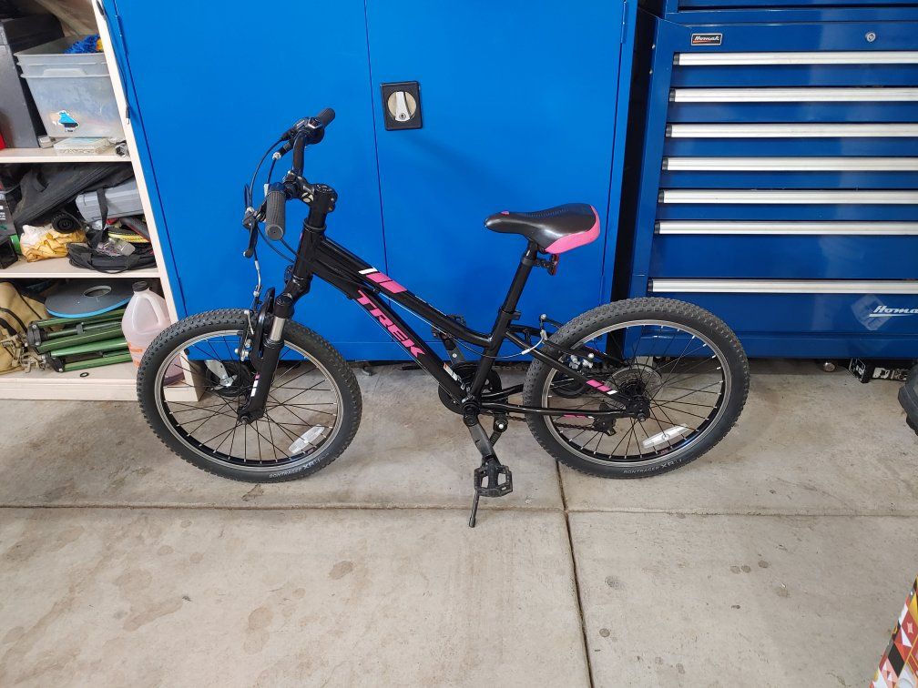 Basically New Trek Precaliber Mountain Bike with 20" Tires Front Shocks 6 Speed