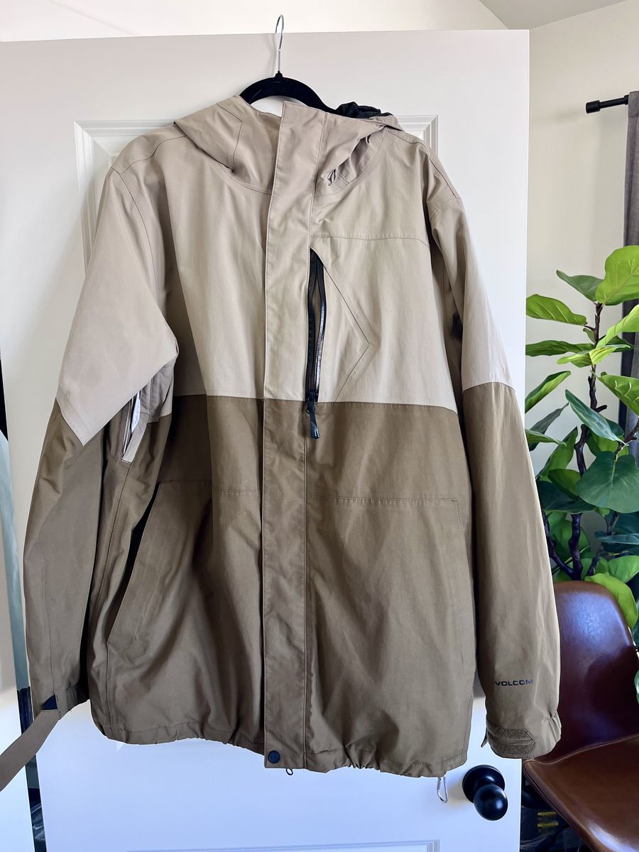 Men's XL Volcom Gore Tex Snowboarding Jacket