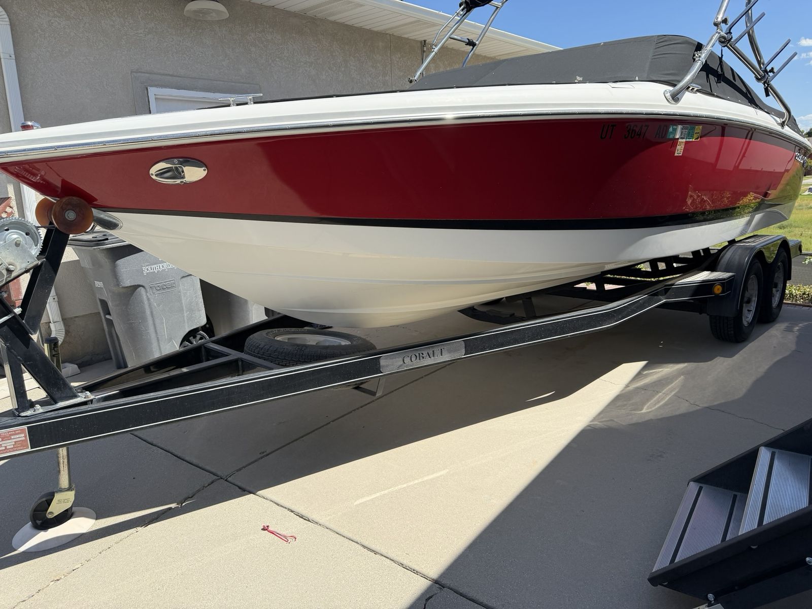 Cobalt 220 Bowrider Boat, 5.7 GXi Volvo Penta Engine, Low Hours, Includes Trailer