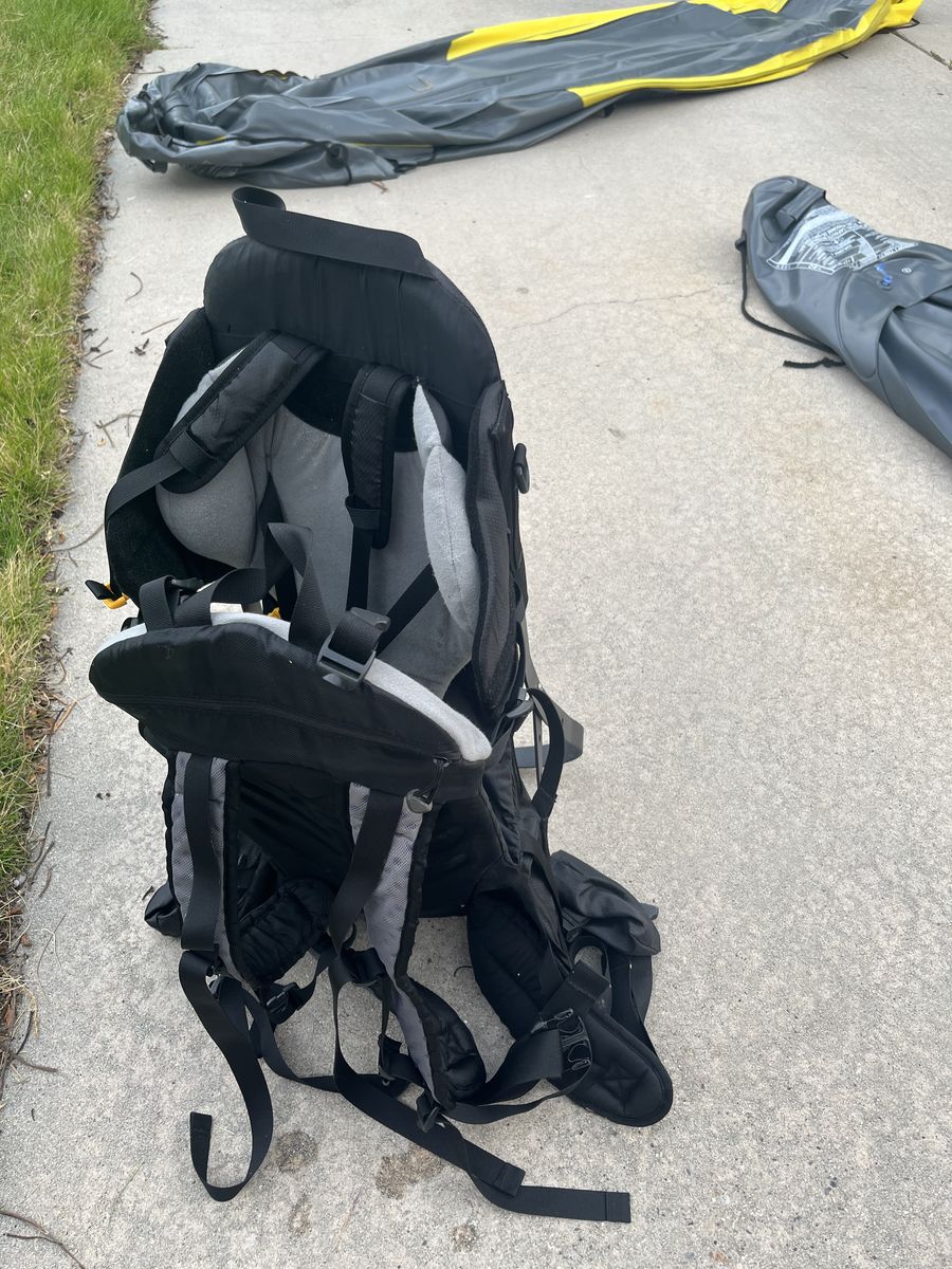 Baby hiking backpack “sherpani rumba superlight”