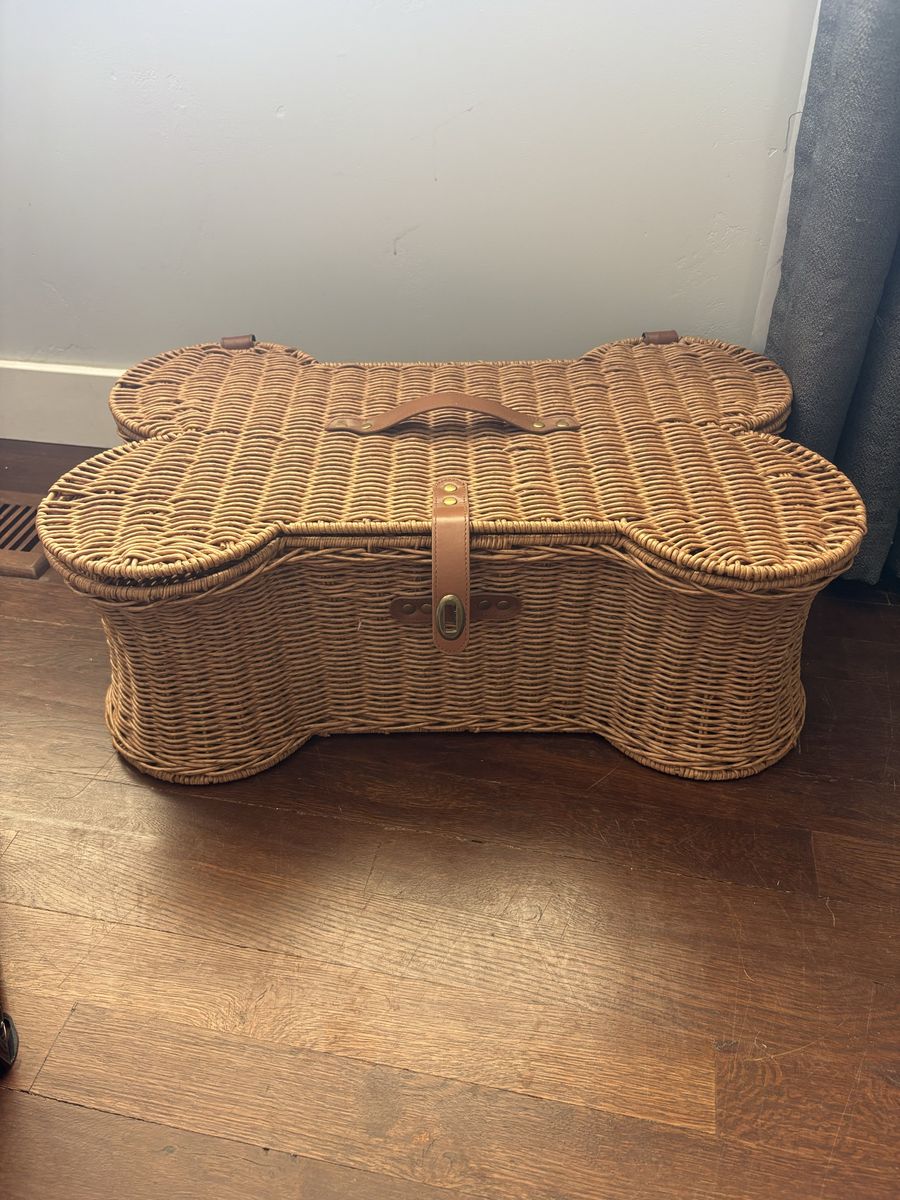 Wicker Dog Bone Shaped Storage Basket with Leather Strap Handle