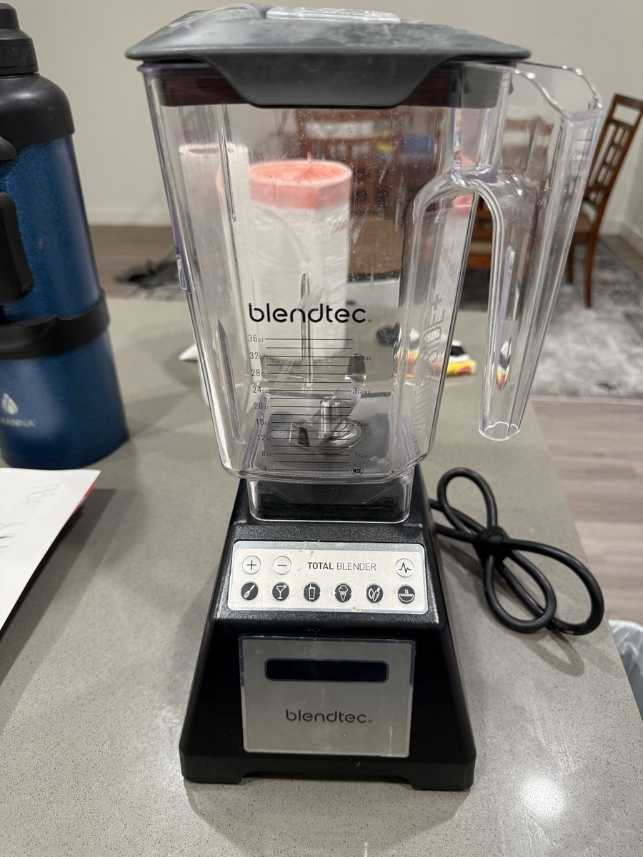 Blendtec Total Blender Classic Series with WildSide+ Jar - Used