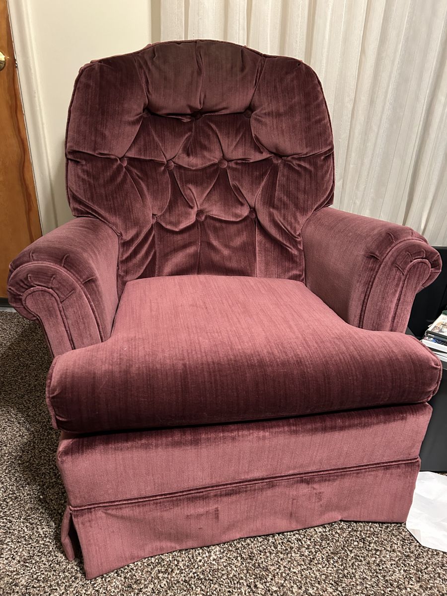 2 Vintage Maroon Tufted Upholstered Armchair - Plush Seating & Classic Design