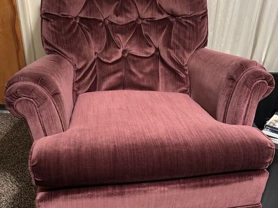 2 Vintage Maroon Tufted Upholstered Armchair - Plush Seating & Classic Design