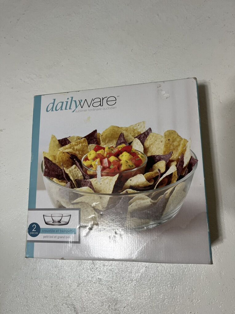 NEW! Glass serving dish set chip and dip set