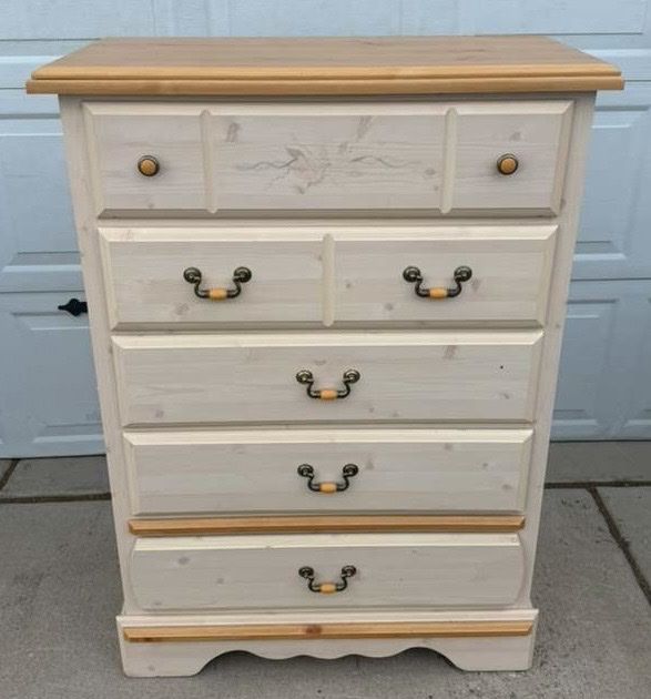 Darling dresser