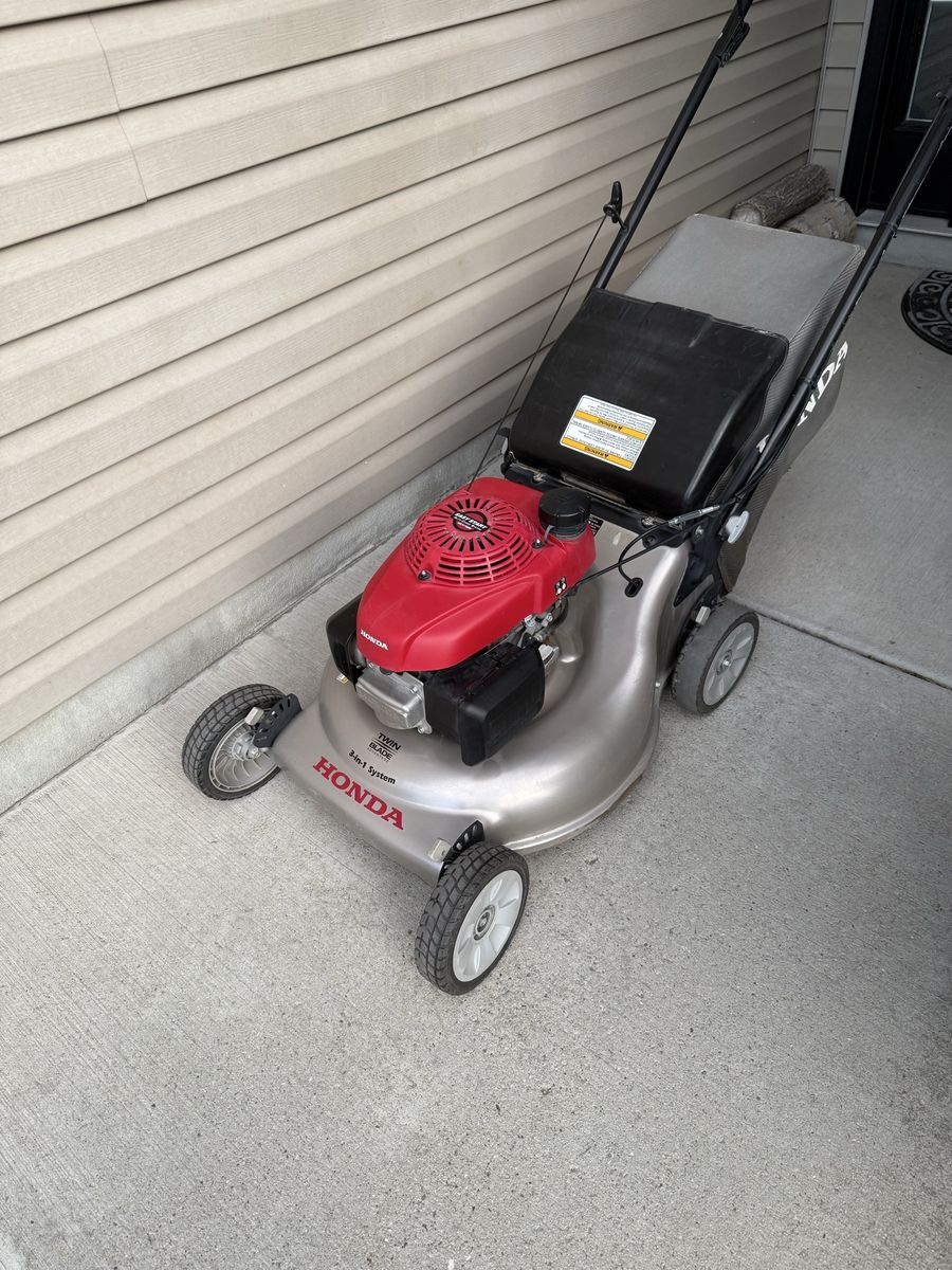 Honda HRR216 Lawn Mower 