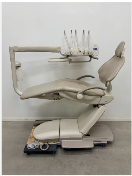 Adec 511 Dental Exam Chair W/ Adec 533 Radius Doctor’s Delivery Unit & Touchpads