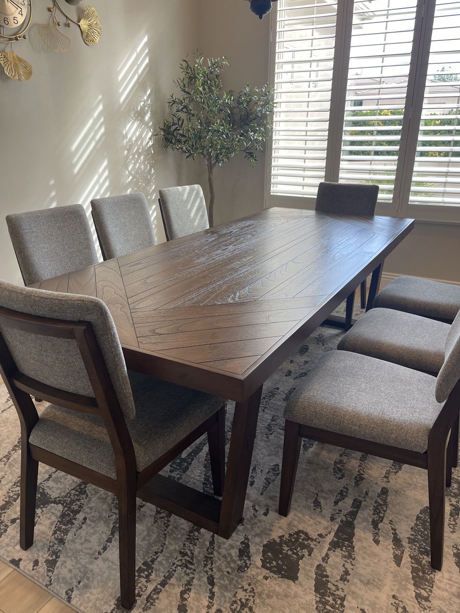 8 person dining table