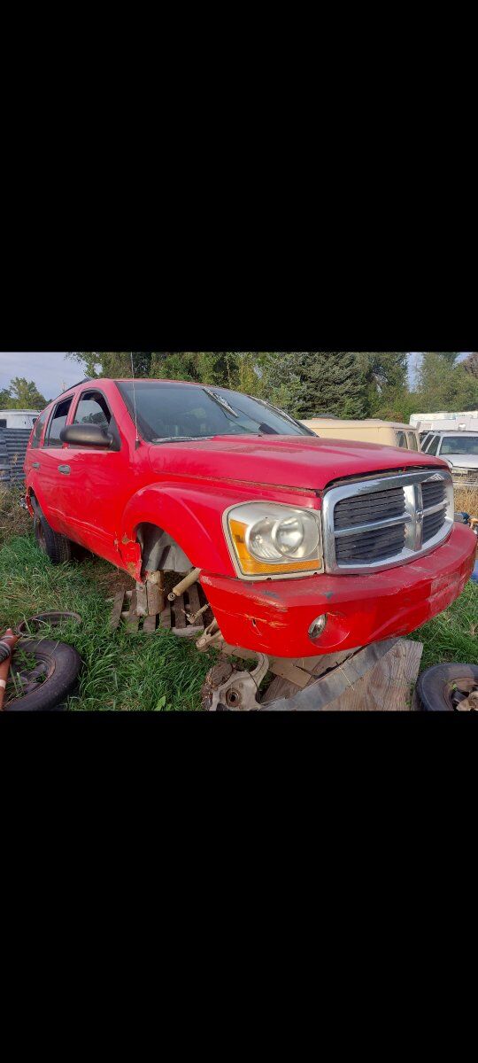 PARTING OUT 2005 DURANGO 5.7 HEMI,TRANS,BODY