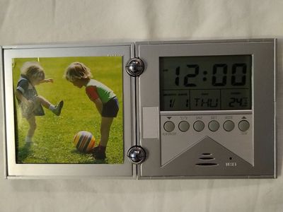 Travel Alarm Clock/Thermometer