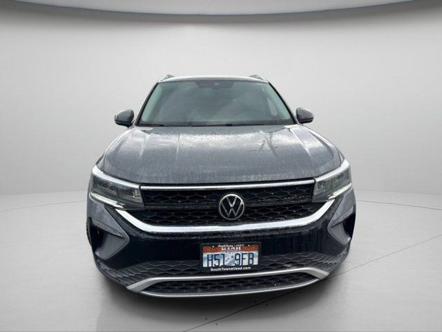 Main image 3