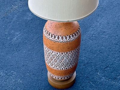 Fantastic terracotta vintage Mid Century Modern table lamp.Big Bold & Beautiful MCM