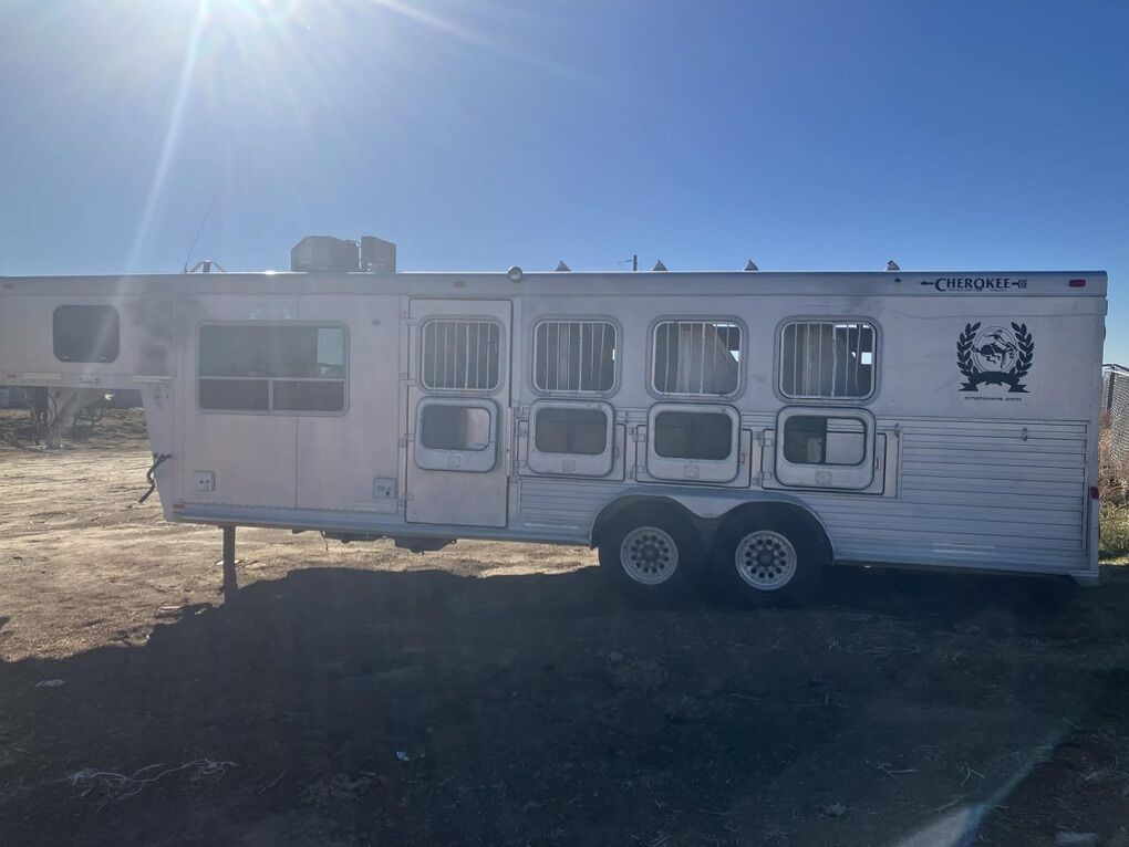 1998 Cherokee 4 Horse Trailer