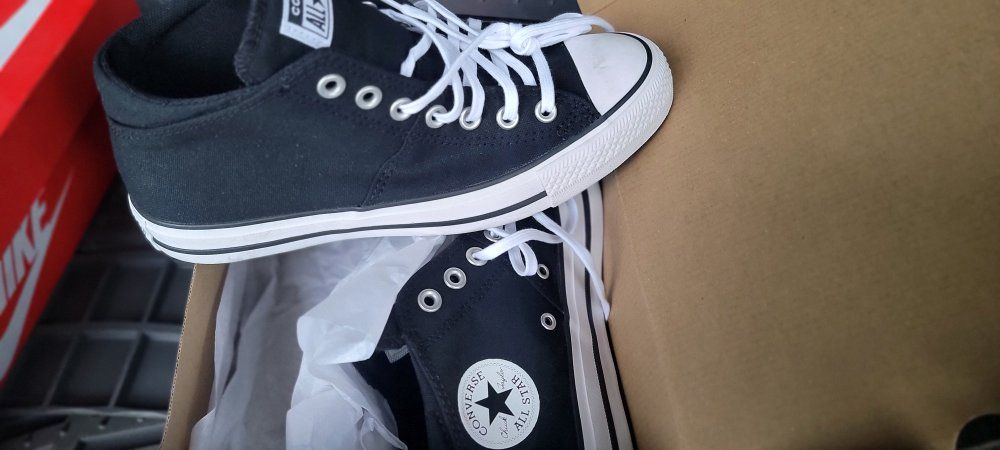 Converse All-Star Chucks Size 10 New