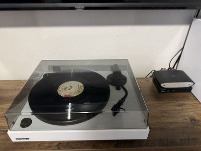 Fluance RT83 record player with IFI Phono preamp