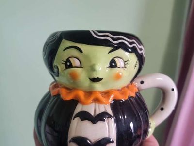 13 Halloween mugs johanna parker