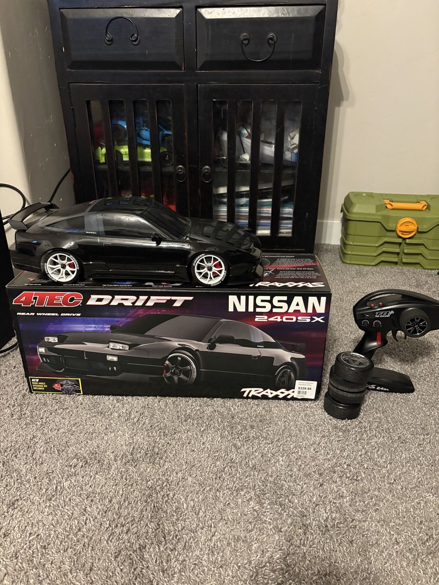 Traxxas Nissan 240sx 4tec