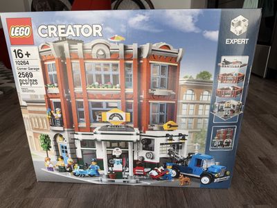 LEGO Creator Expert 10264 Corner Garage Modular Building Set - 2569 Pieces *used*
