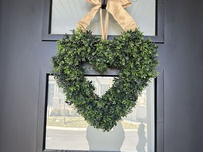 Valentine's Day Wreath - Boxwood Heart