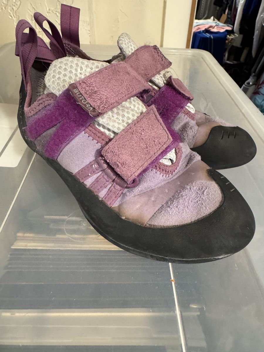 Women Size 6 Girls Size 2.5 - 3.5 Climbing Shoes