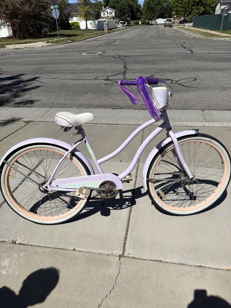 Huffy Cruiser Bike Lavender Purple White Wall Tires with Basket and Streamers
