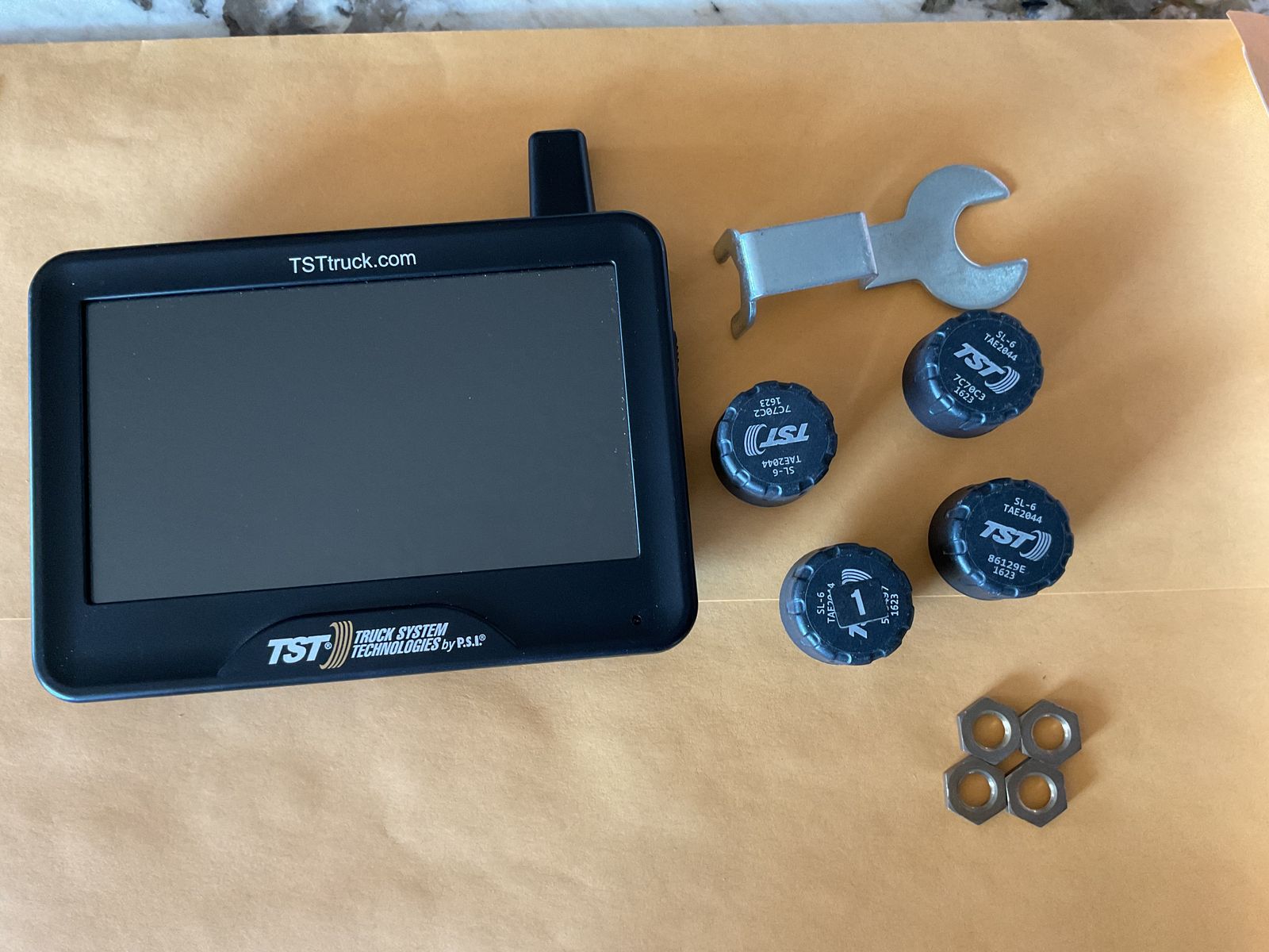 TST Truck RV Tire Pressure Monitoring System (TPMS) with 4 Sensors & Monitor