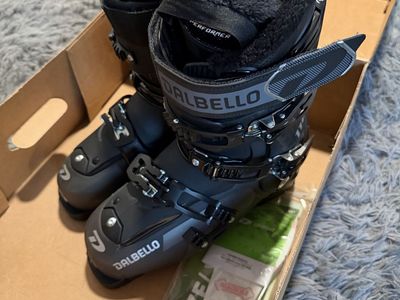 26/26.5 Dalbello Boss 110 Ski Boot