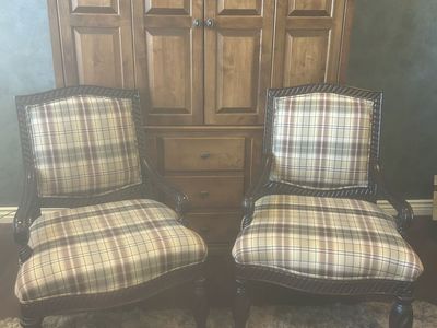 Set of 2 Classic Wooden Accent Chairs with Plaid Upholstery and Intricate Carvings