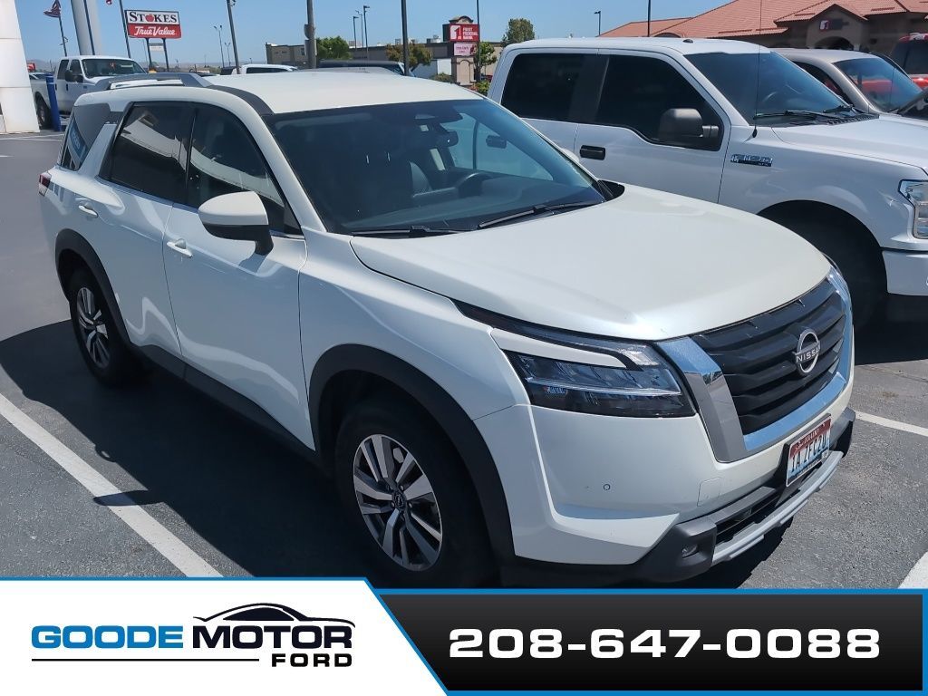 2022 Nissan Pathfinder SL