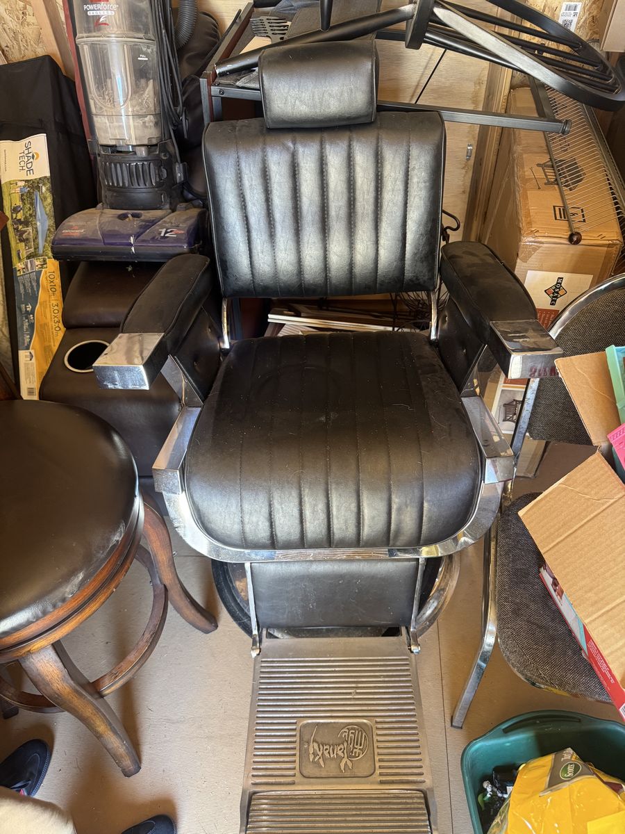 Barber chair