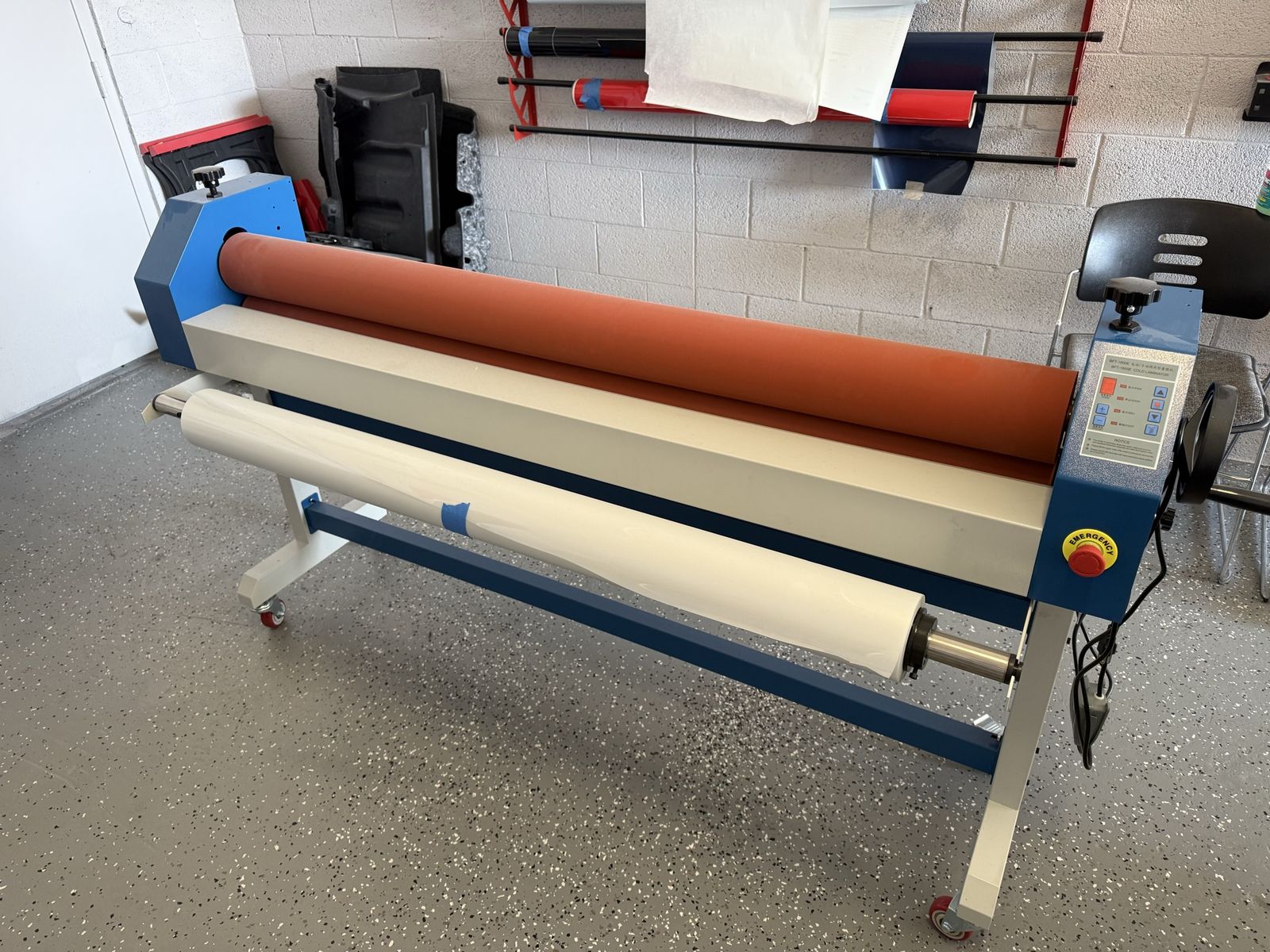 Cold Laminator - 63-inch working width, Electric/Manual Operation
