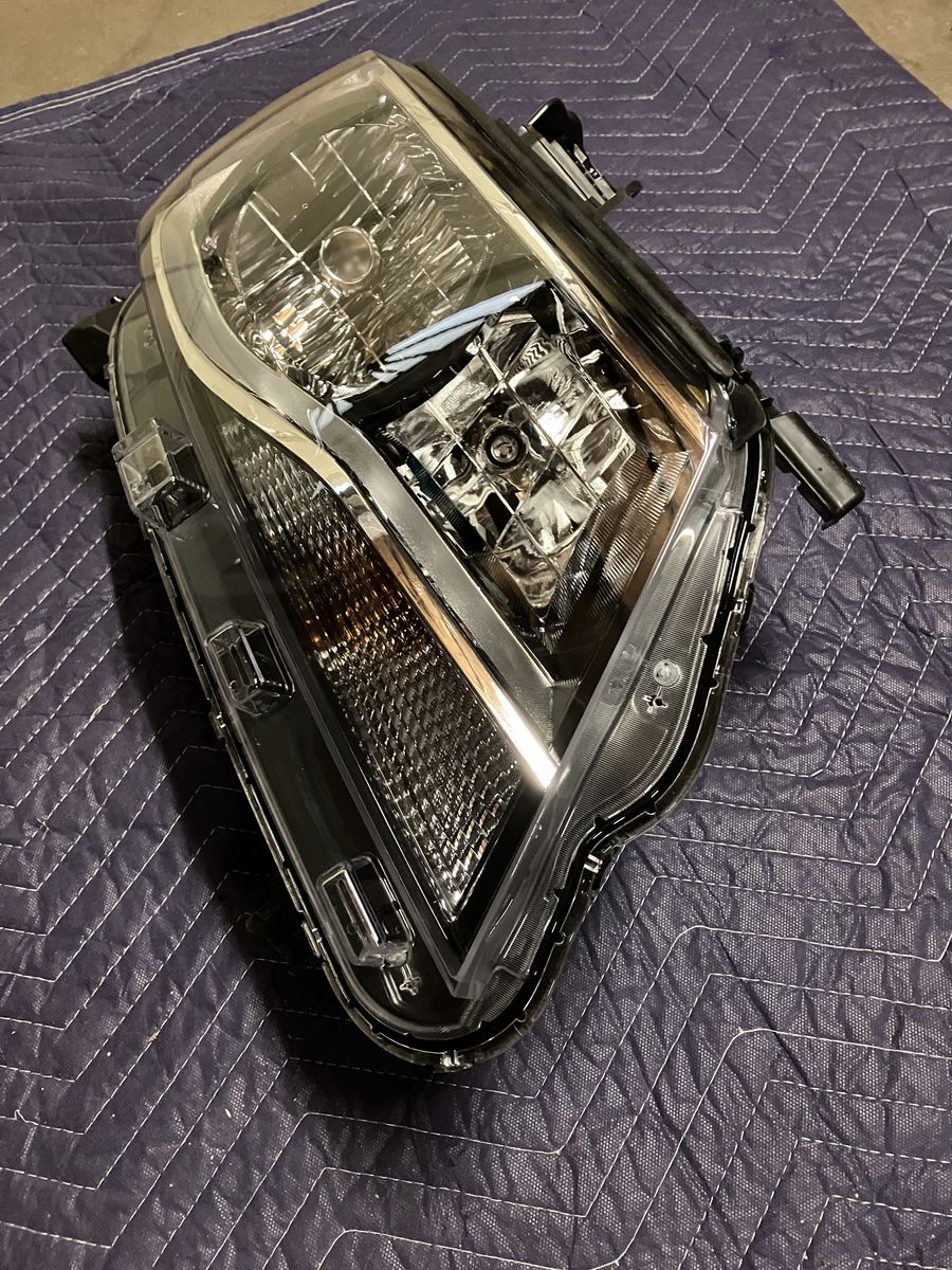 chevy colorado Headlight