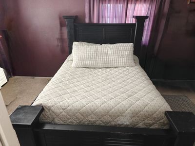 queen bed frame and box spring