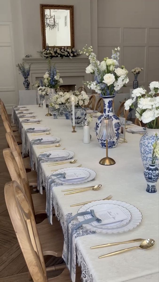Rent the blue and white vase wedding of your dreams