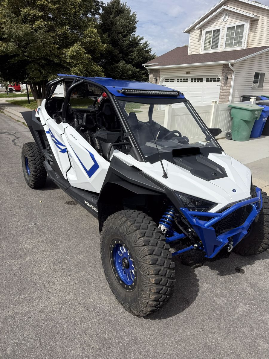 2020 Rzr PRO Xp4 Ultimate White Lightning