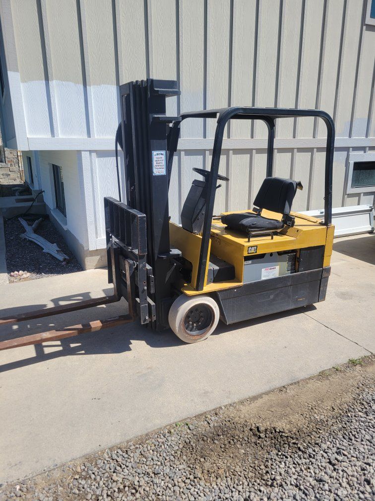 electric fork lift