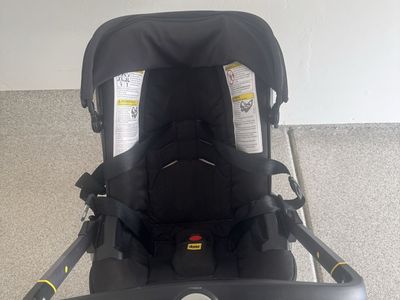 Doona Stroller with 2 bases