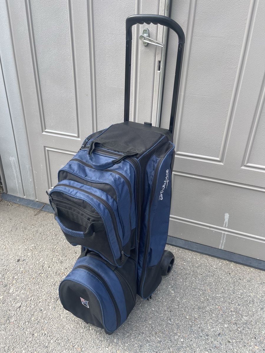 KR Strikeforce 4 bowling ball roller bag